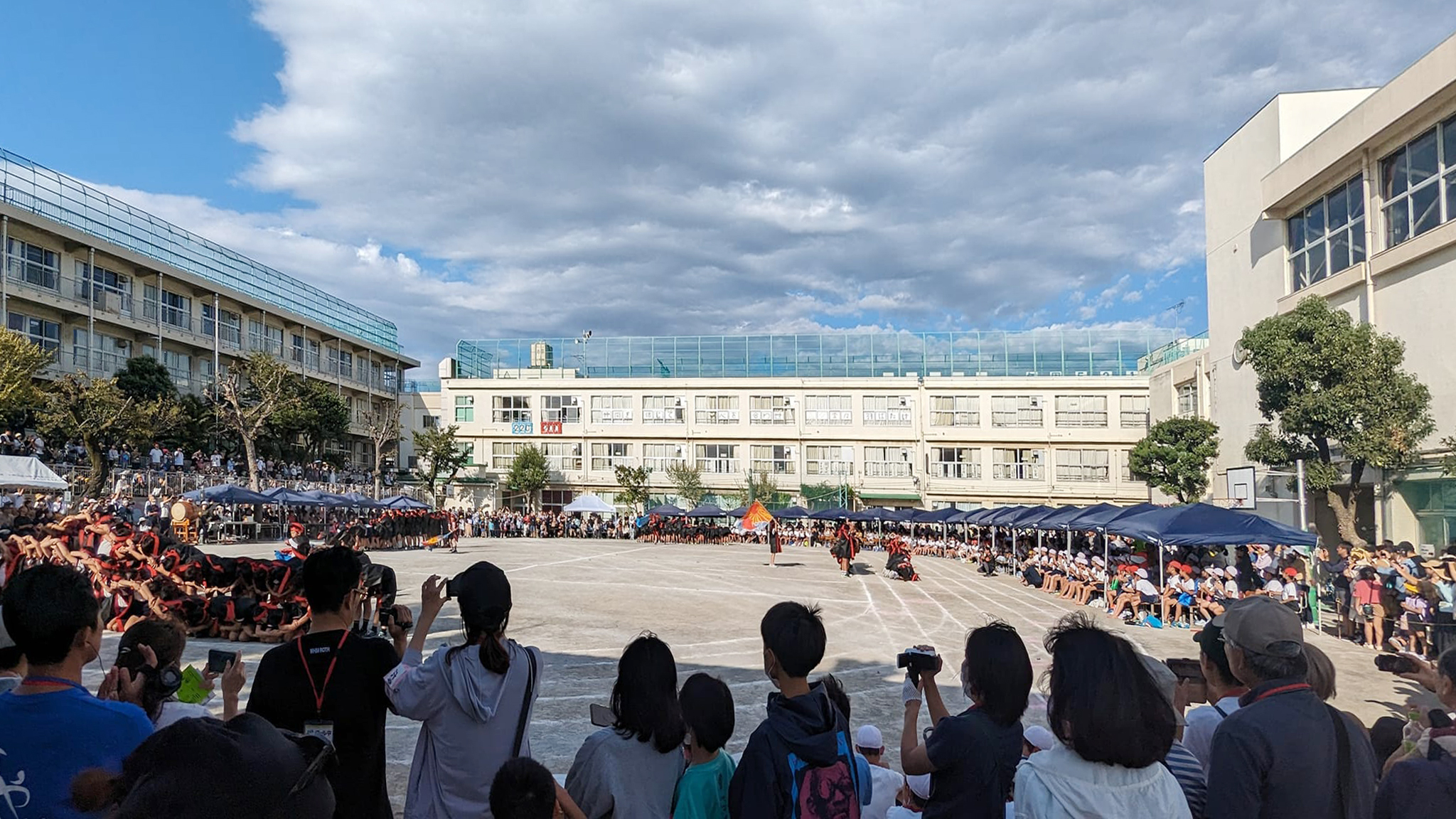 晴れた空、小学校運動会