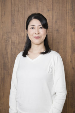 荒井　真生子